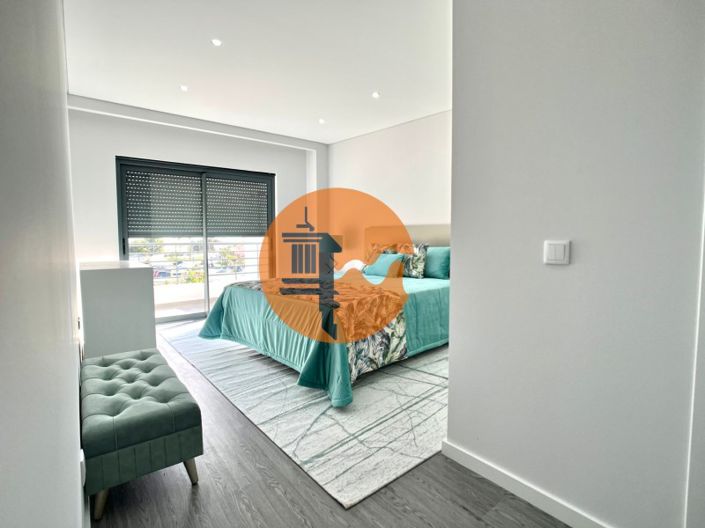 Image No.13-3 Bed Apartment for sale