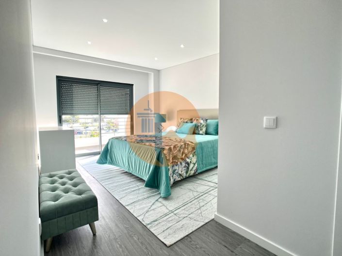 Image No.22-3 Bed Apartment for sale