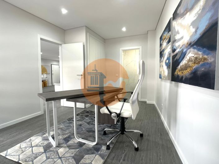 Image No.13-3 Bed Apartment for sale