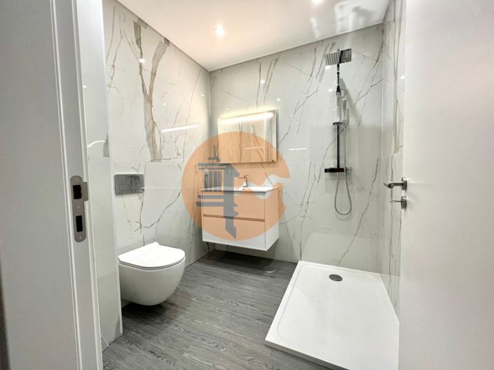 Image No.20-3 Bed Apartment for sale