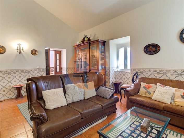 Image No.8-5 Bed Farmhouse for sale