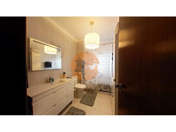 Image No.18-4 Bed House for sale