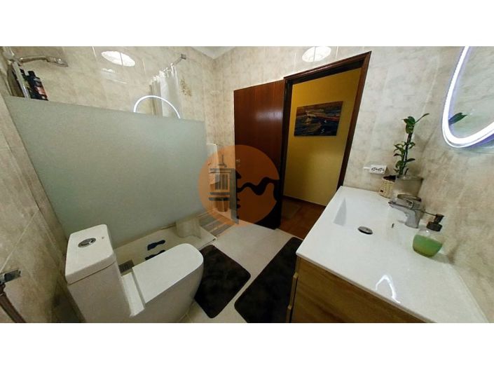 Image No.19-4 Bed House for sale