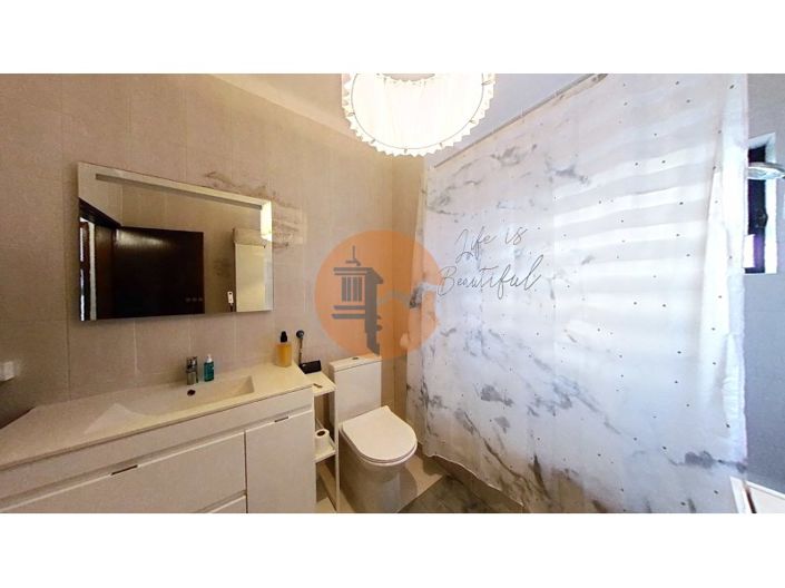 Image No.20-4 Bed House for sale