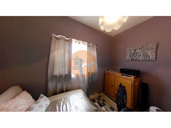 Image No.25-4 Bed House for sale