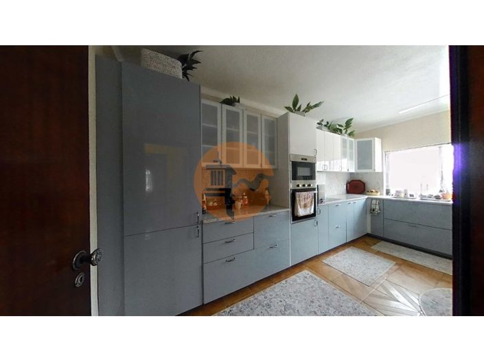 Image No.2-4 Bed House for sale