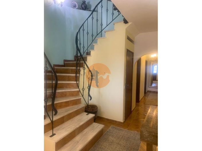 Image No.6-4 Bed House for sale