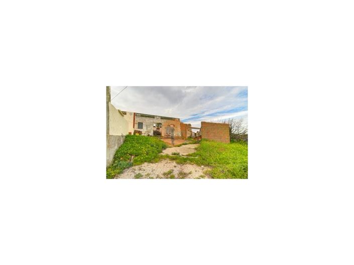 Image No.14-2 Bed Farmhouse for sale