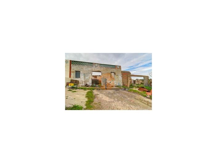 Image No.2-2 Bed Farmhouse for sale