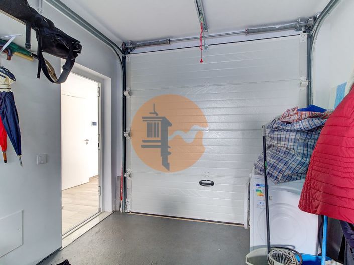 Image No.40-2 Bed House for sale