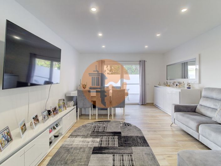 Image No.9-2 Bed House for sale