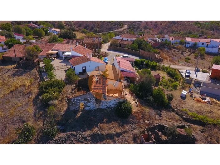 Image No.1-3 Bed House for sale