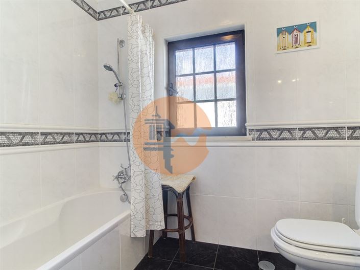 Image No.27-3 Bed House for sale