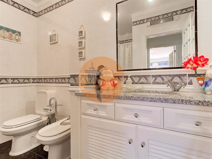 Image No.28-3 Bed House for sale