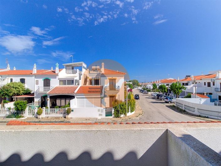 Image No.31-3 Bed House for sale