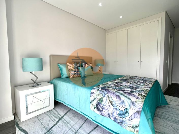 Image No.20-3 Bed Apartment for sale