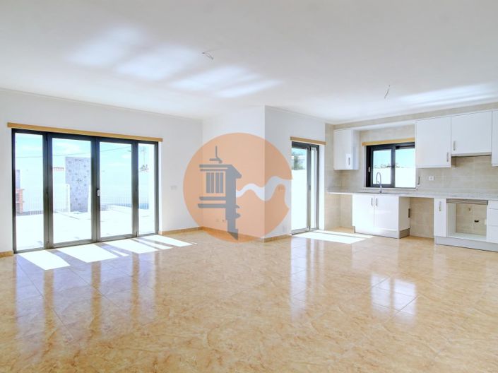 Image No.21-3 Bed House for sale