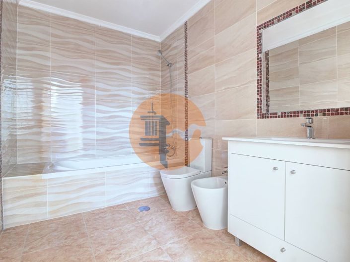 Image No.27-3 Bed House for sale