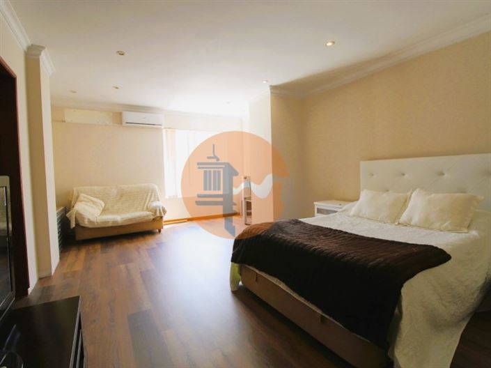 Image No.12-3 Bed House for sale