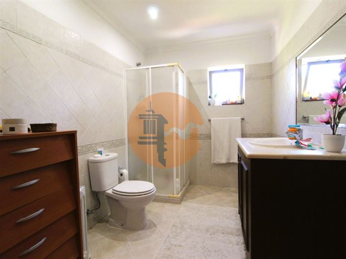 Image No.19-3 Bed House for sale