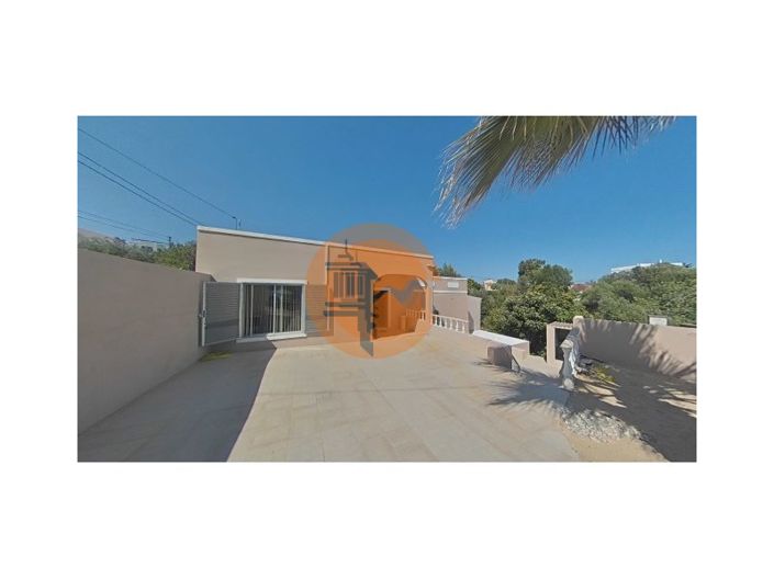 Image No.21-3 Bed House for sale