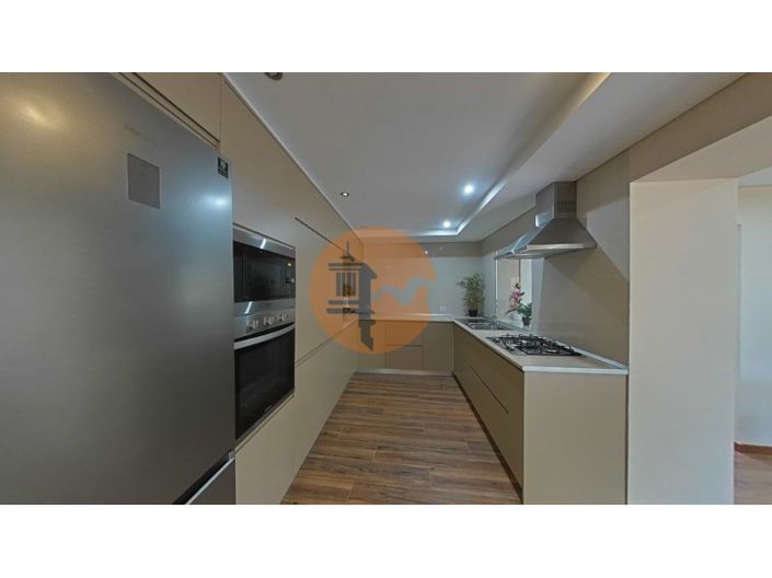 Image No.28-3 Bed House for sale