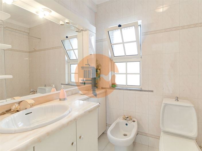 Image No.41-4 Bed House for sale