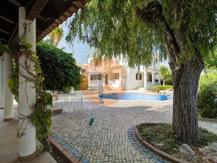 Image No.1-4 Bed House for sale