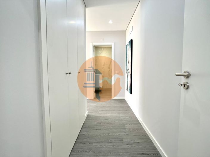 Image No.21-3 Bed Apartment for sale