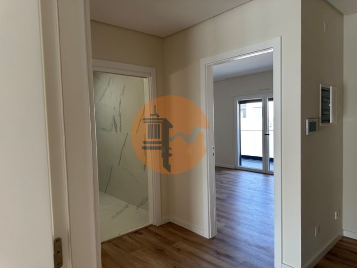 Image No.28-4 Bed House for sale