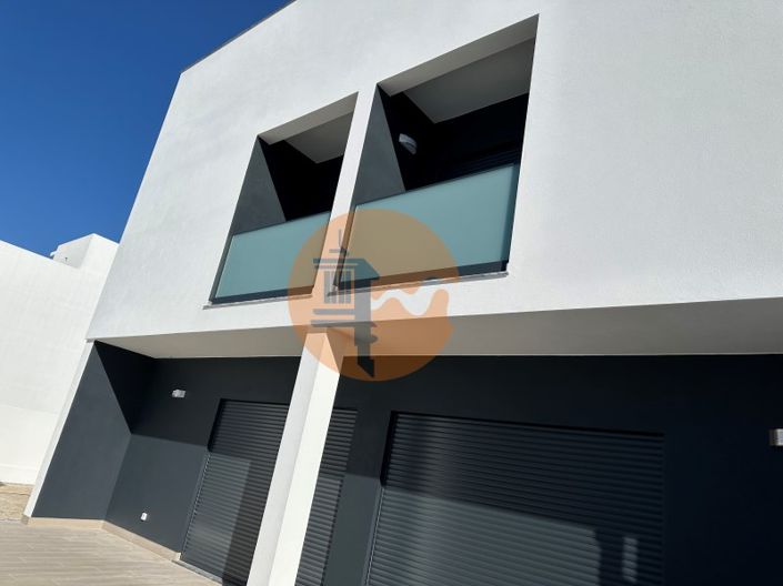 Image No.36-4 Bed House for sale