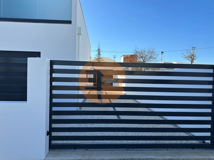 Image No.39-4 Bed House for sale