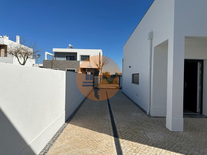 Image No.46-4 Bed House for sale