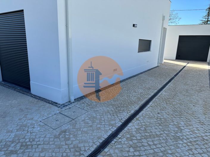 Image No.47-4 Bed House for sale