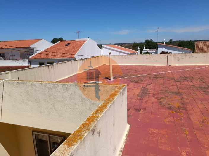 Image No.12-5 Bed Property for sale