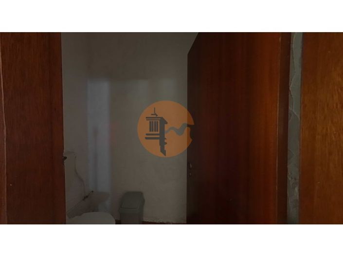 Image No.46-5 Bed Property for sale