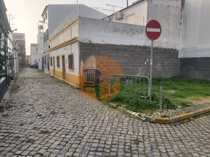 Image No.8-1 Bed House for sale