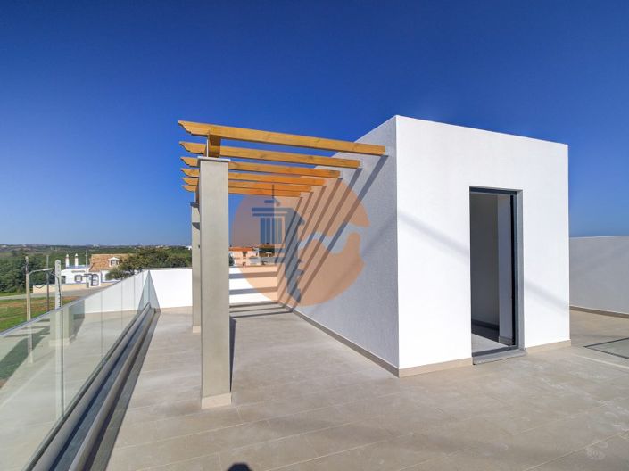 Image No.25-3 Bed House for sale