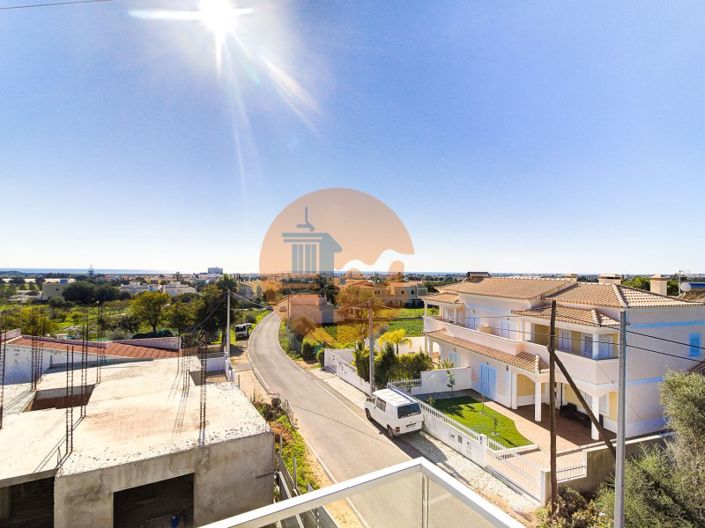 Image No.28-3 Bed House for sale