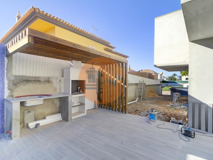 Image No.11-4 Bed House for sale