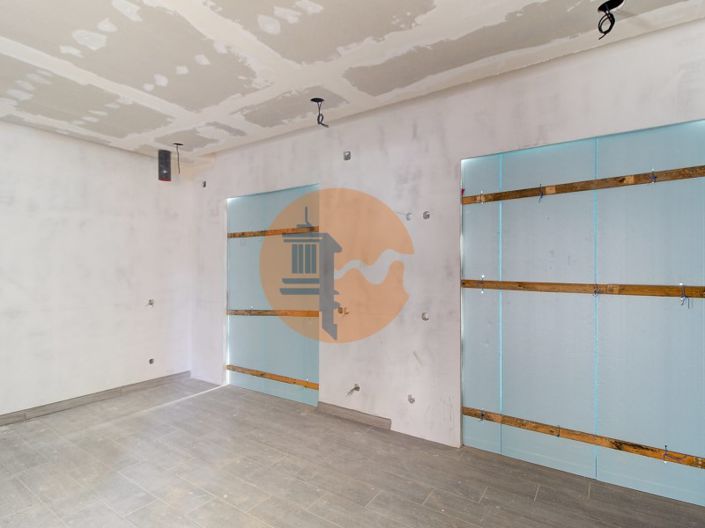 Image No.17-4 Bed House for sale