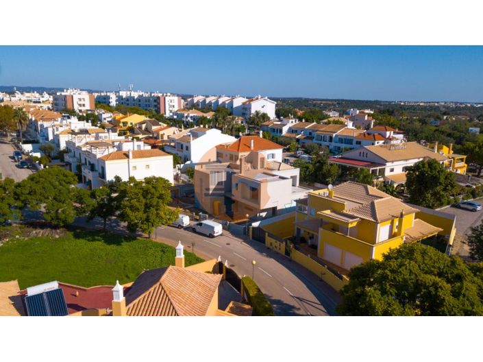 Image No.33-4 Bed House for sale