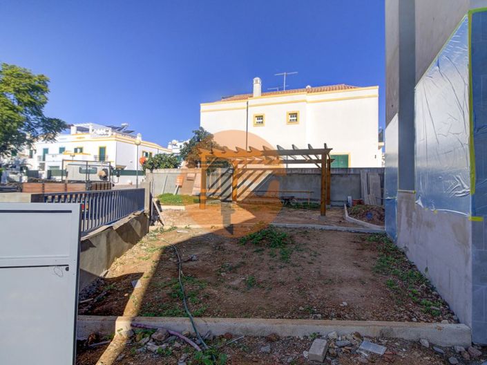 Image No.5-4 Bed House for sale