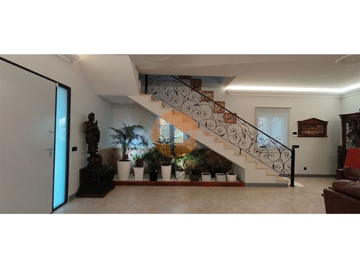 Image No.15-5 Bed House for sale