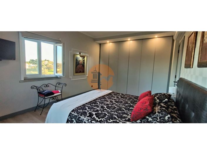 Image No.26-5 Bed House for sale