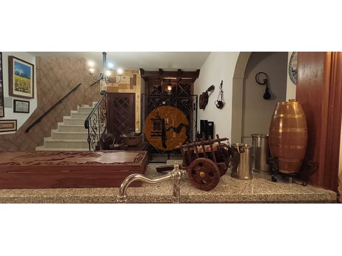 Image No.34-5 Bed House for sale