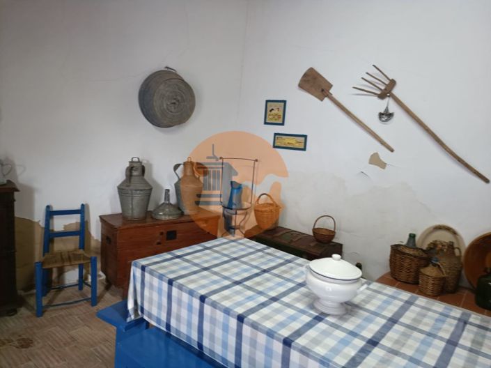 Image No.5-4 Bed House for sale