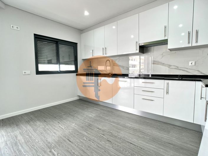 Image No.1-3 Bed Apartment for sale