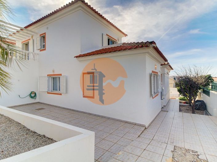 Image No.10-4 Bed House for sale