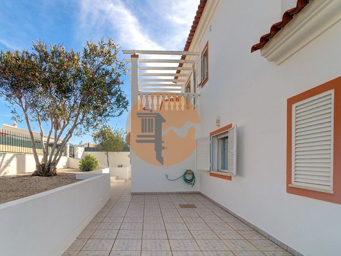 Image No.11-4 Bed House for sale